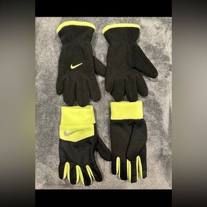 Nike Gloves set.